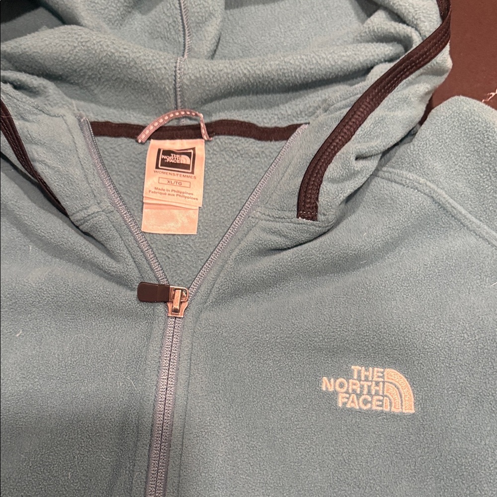 The North Face Women’s Teal Fleece Jacket - Picture 4 of 5